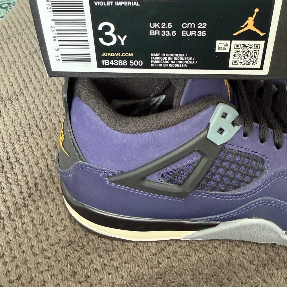 Jordan 4 Lakers size 3Y/4.5W